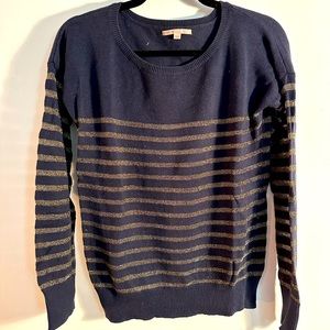 GAP SZ Small Women’s dark blue sweater, lurex gold metallic accents. Hip length.